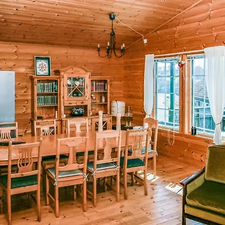 5 Bedroom Lovely In Holiday home