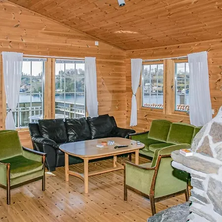 5 Bedroom Lovely In Holiday home *