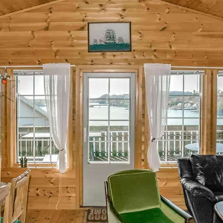 5 Bedroom Lovely In Holiday home *