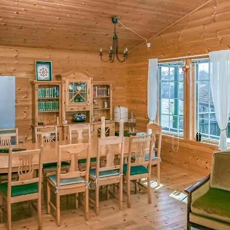 5 Bedroom Lovely In
