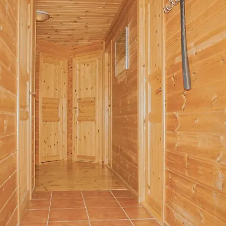 5 Bedroom Lovely In Holiday home