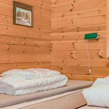 5 Bedroom Lovely In Holiday home Sjernaroy